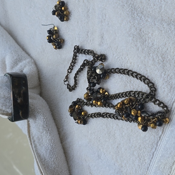 Charming Yellow and Black Women's Necklace Set - Picture 8 of 8